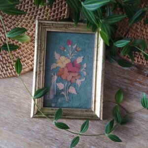 Cadre Vintage et Collage de Fleurs