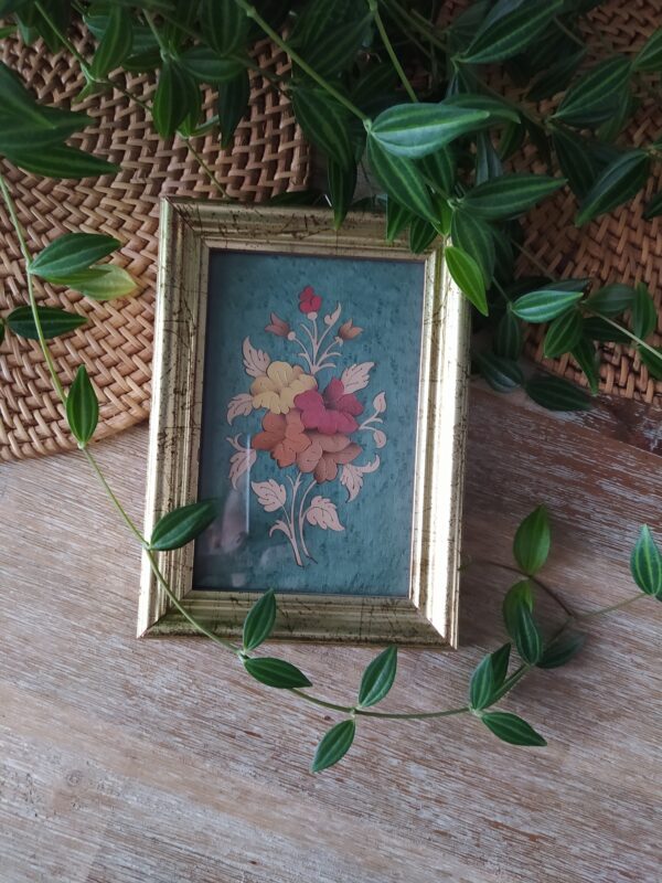 Cadre Vintage et Collage de Fleurs – Image 2