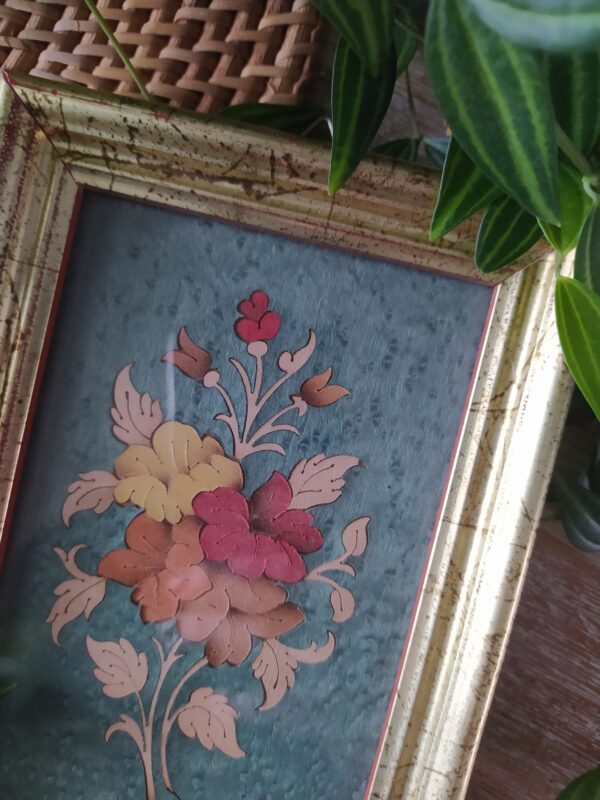 Cadre Vintage et Collage de Fleurs – Image 4