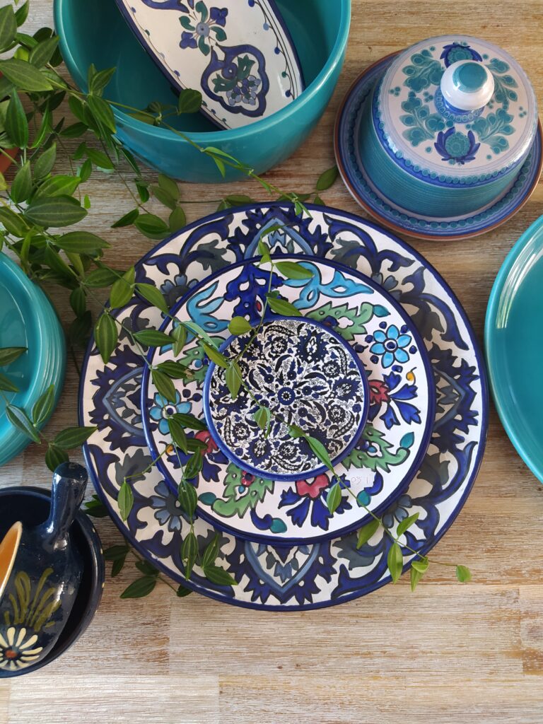 vaisselle bleue à motifs vintage brocadabra