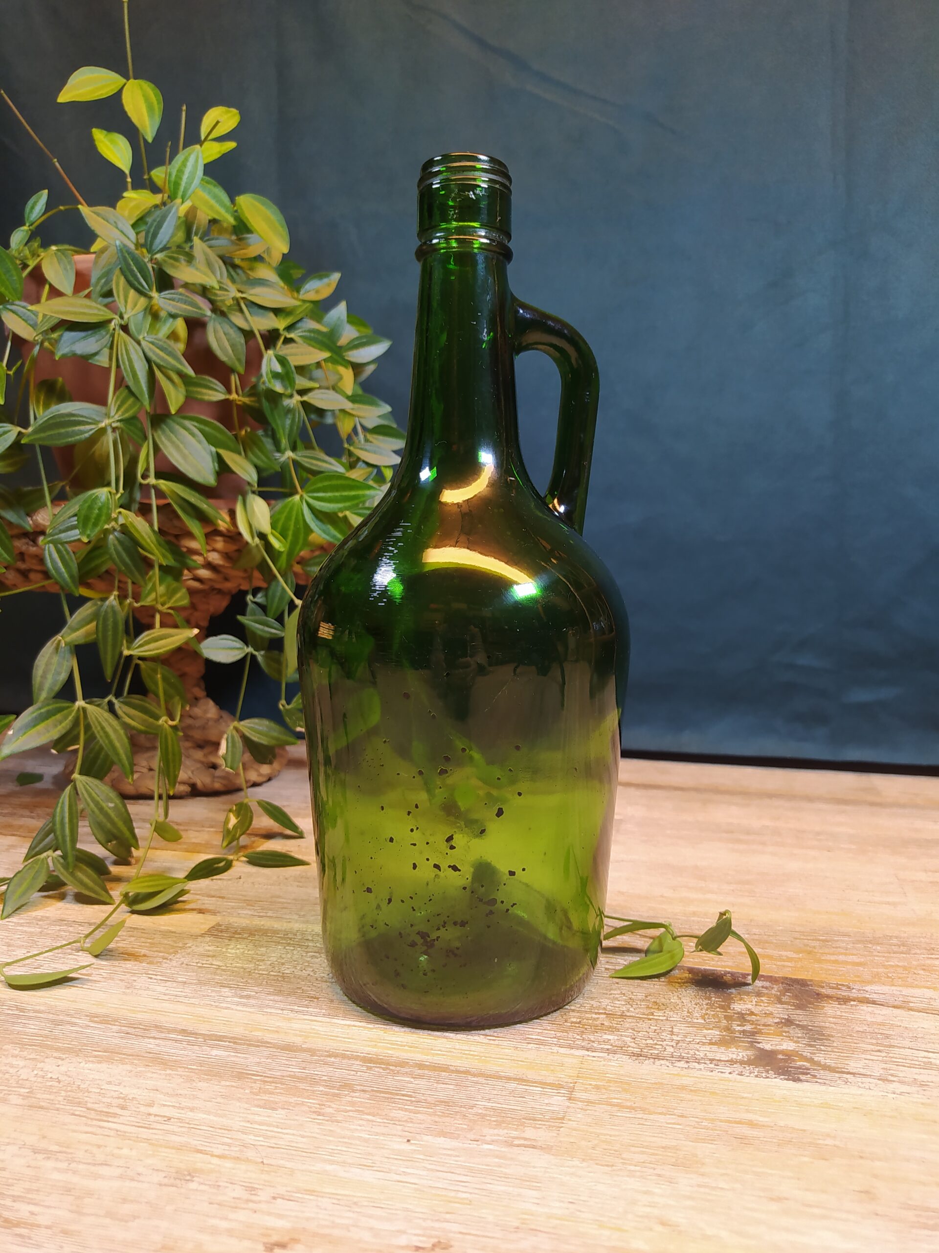 Carafe Vintage en Verre Vert Brocadabra