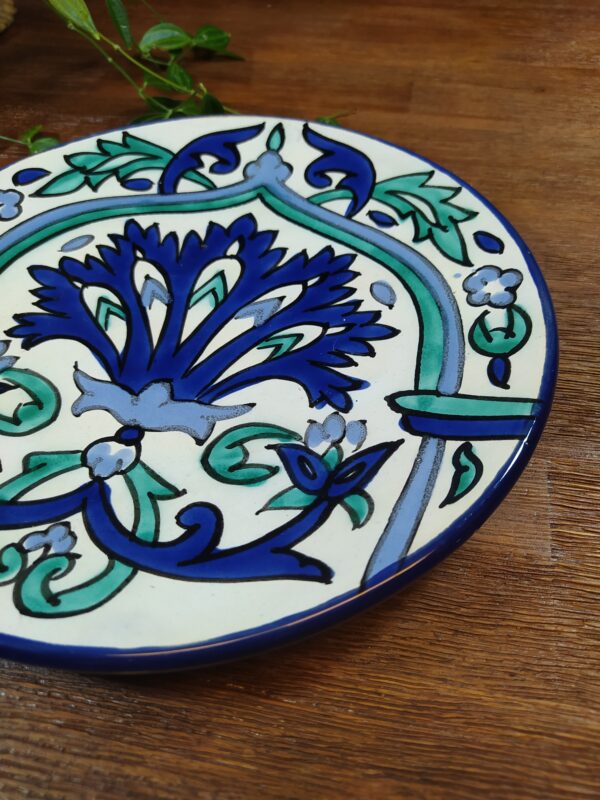 Assiette aux Motifs Orientaux et Camaïeu de Bleu – Image 2