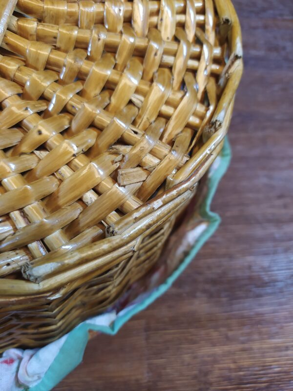 Panière Ronde en Osier Tressé et Tissu Fleuri – Image 10