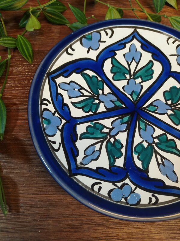 Petite Assiette à Motifs Floraux Orientaux Tons Bleu – Image 3