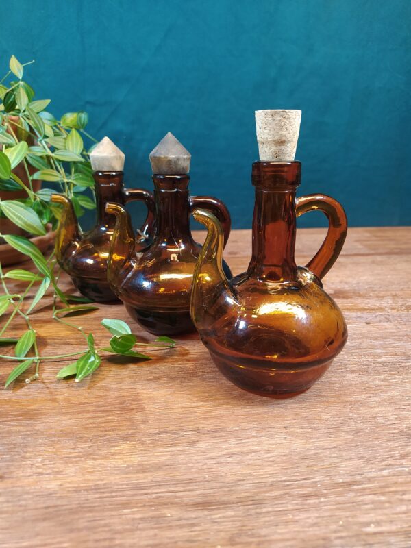Mini Carafes/Flacons en Verre Ambré Vintages Huilier Vinaigrier ou Autre – Image 2