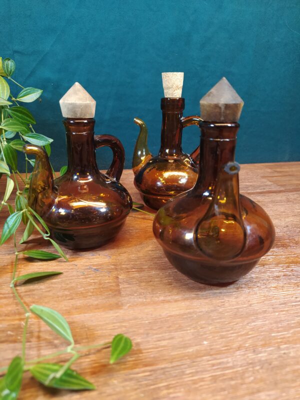 Mini Carafes/Flacons en Verre Ambré Vintages Huilier Vinaigrier ou Autre – Image 4