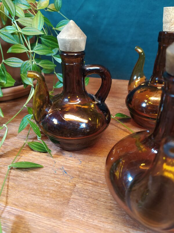 Mini Carafes/Flacons en Verre Ambré Vintages Huilier Vinaigrier ou Autre – Image 7