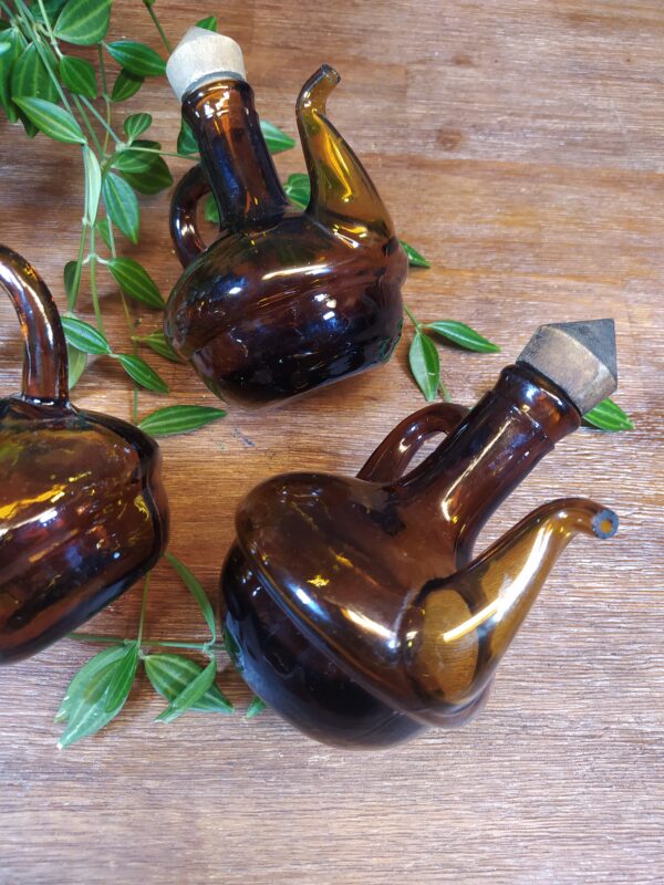 Mini Carafes/Flacons en Verre Ambré Vintages Huilier Vinaigrier ou Autre – Image 9