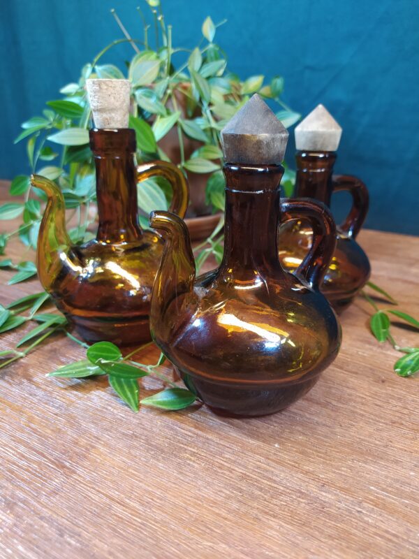 Mini Carafes/Flacons en Verre Ambré Vintages Huilier Vinaigrier ou Autre – Image 15