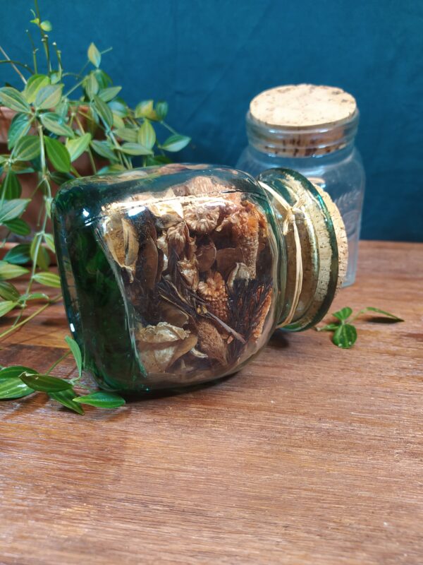 Bocal en Verre Vintage avec son Bouchon en Liège et Pot Pourri – Image 4