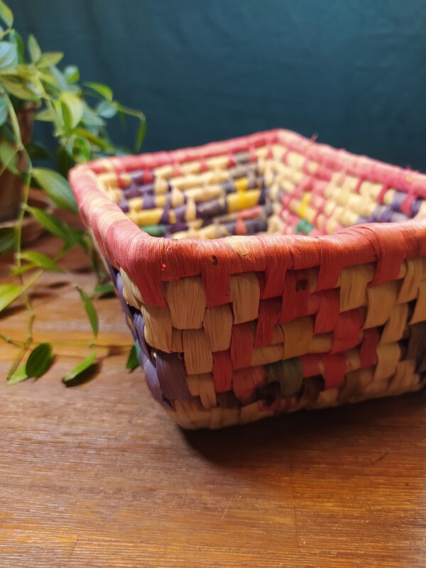 Petit Panier en Jacinthe d'eau Pastel – Image 8
