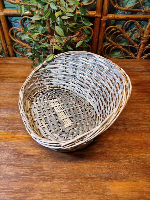 Panier en Osier Tressé Teinte Grise Délavée – Image 10