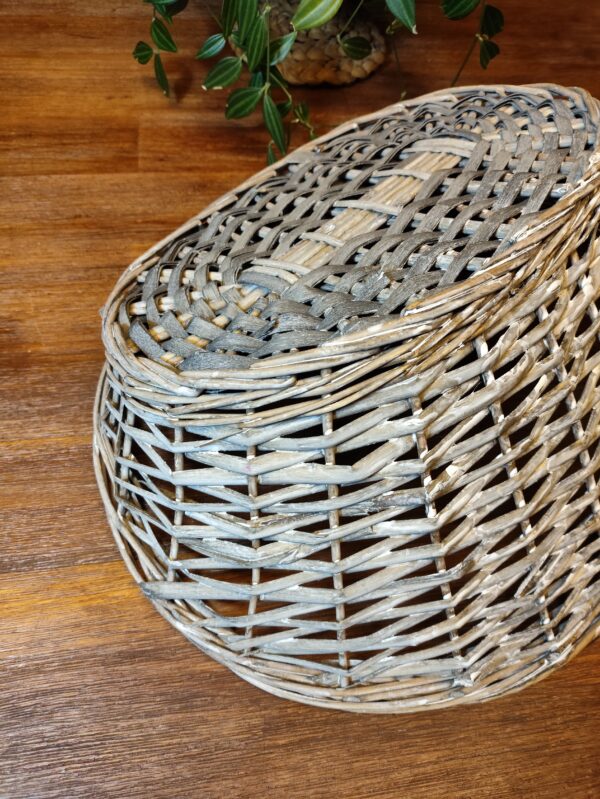 Panière en osier tressé gris délavé vintage brocadabra