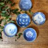 Assortiment de 5 Coupelles en Céramique Bleu motifs fleuris et dépareillés