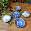 Assortiment de 5 Coupelles en Céramique de Bleu Vêtues – Image 7