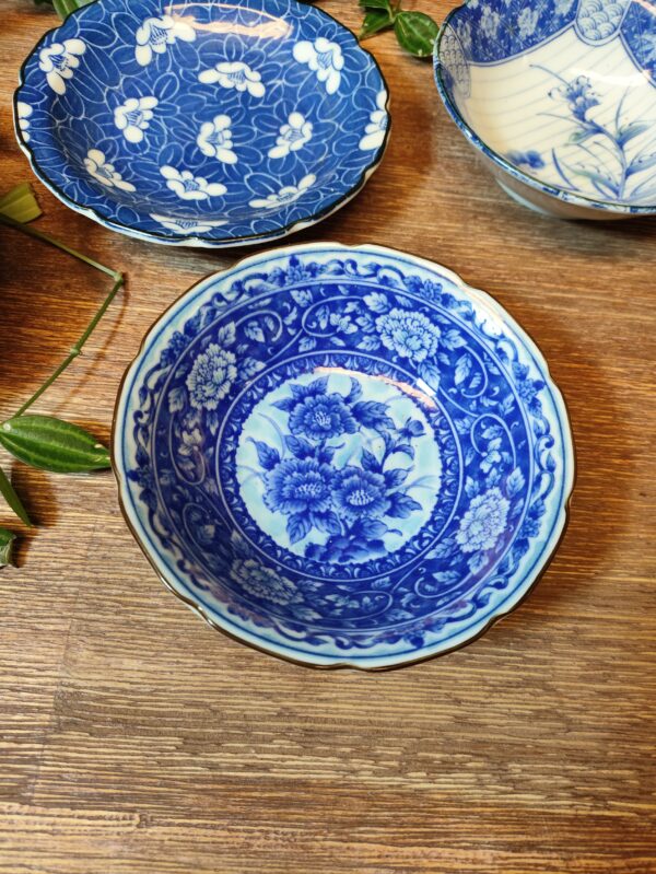 Assortiment de 5 Coupelles en Céramique de Bleu Vêtues – Image 5
