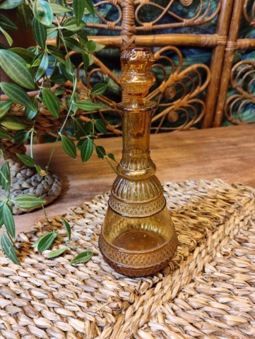 Flacon en Verre Sculpté Ambré avec son Bouchon