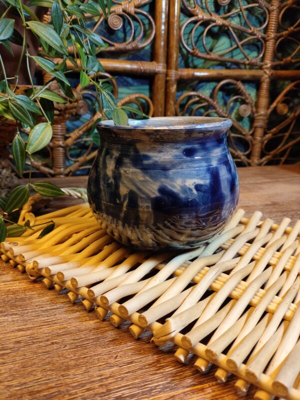 Petit Vase Bleu en Grés Emaillé Peint à la Main