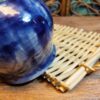 Petit Vase Bleu en Grés Emaillé Peint à la Main – Image 6