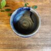 Petit Vase Bleu en Grés Emaillé Peint à la Main – Image 4