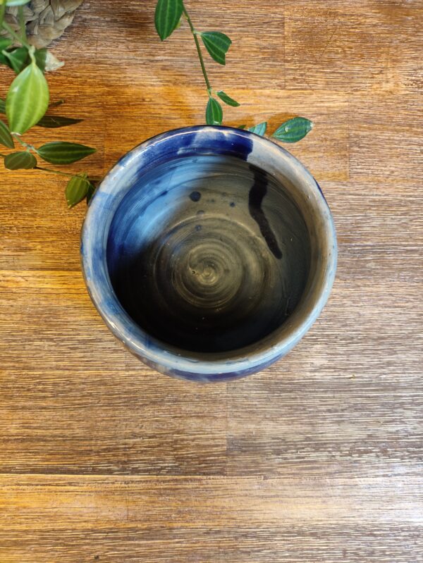 Petit Vase Bleu en Grés Emaillé Peint à la Main – Image 4