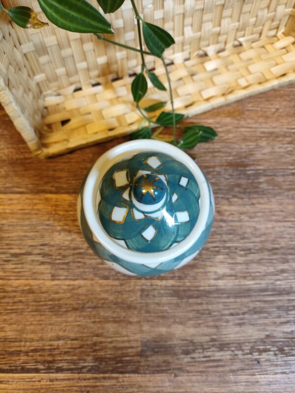 Petit Pot à Gingembre en Céramique à Carreaux – Image 10