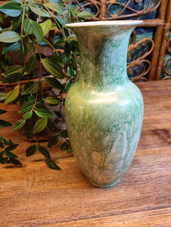 Vase en Céramique Effet Nacré Vert Pastel – Image 3