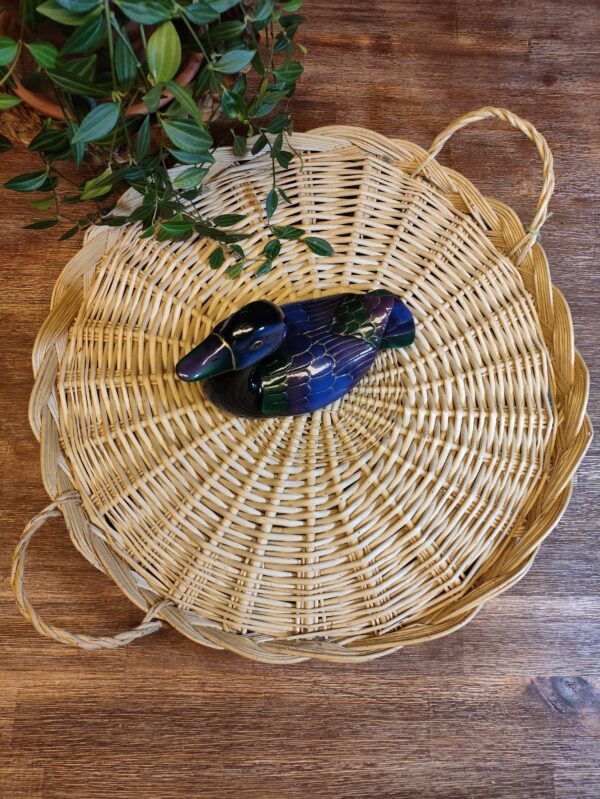 Canard Décoratif en Bois et Résine Bleu Vert et Violet – Image 3