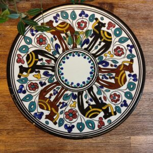 Assiette de Présentation en Grès au Style Oriental et Motifs Colorés