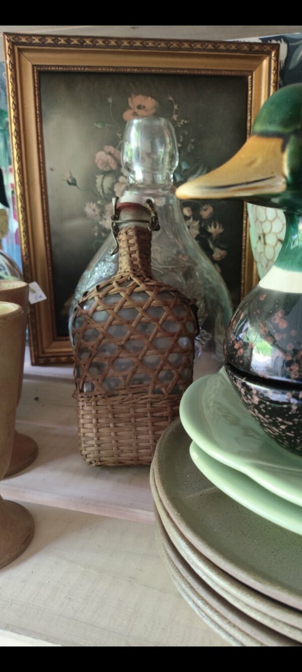 Petite Bouteille Vintage Habillée d'Osier – Image 8