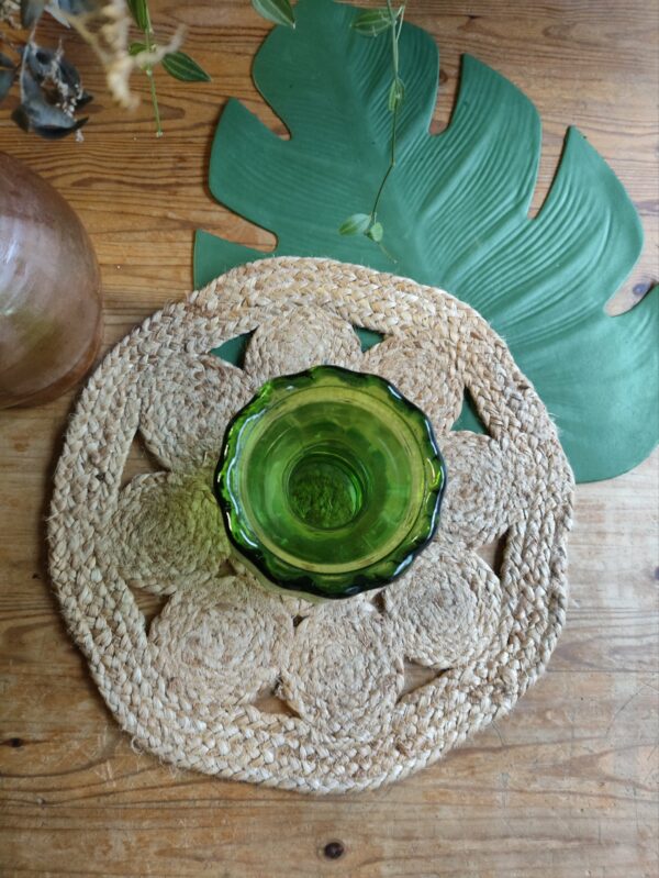 Vase Vert en Verre Moulé – Image 8