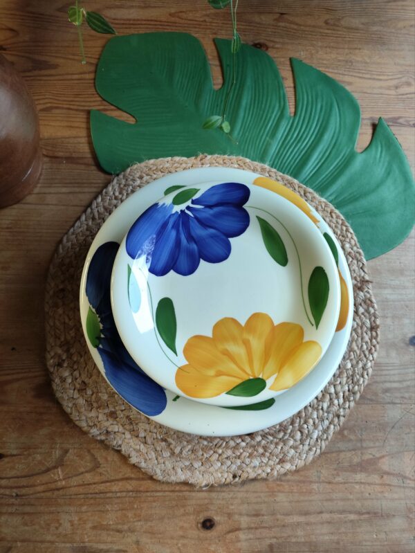 Service de Table 9 Assiettes Fleuries – Image 2