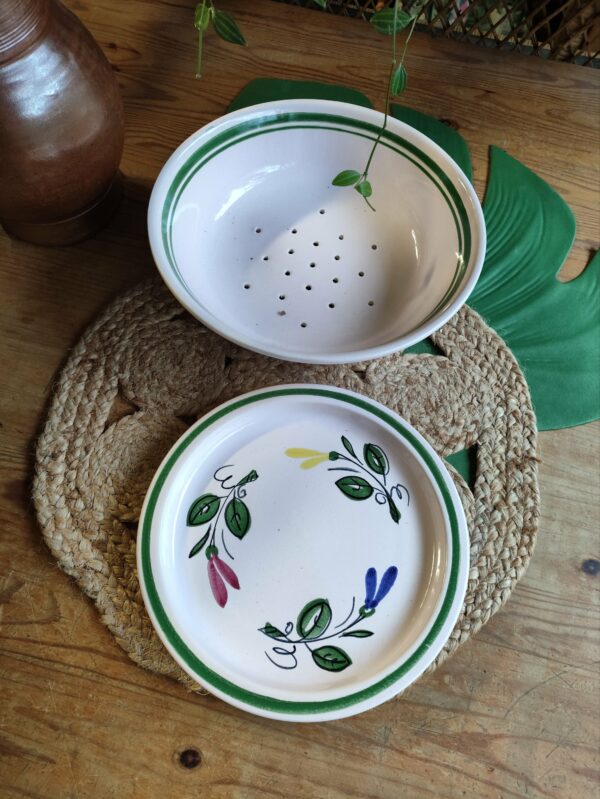 Passoire et Assiette en Céramique Fleurie – Image 10