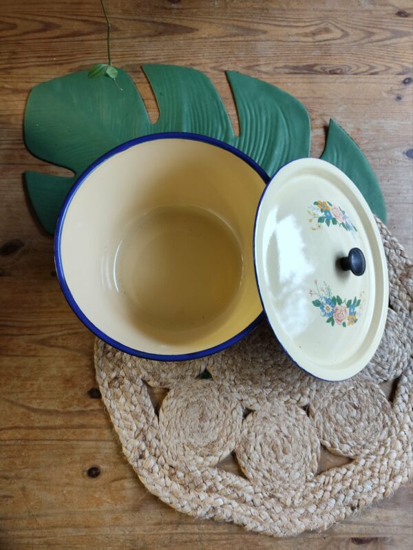 Cocotte en Émail Jaune à Fleurs – Image 3