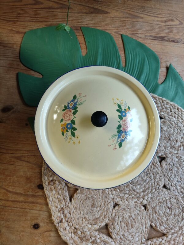 Cocotte en Émail Jaune à Fleurs – Image 6