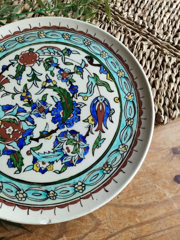 Assiette Décorative à Fleurs – Image 4
