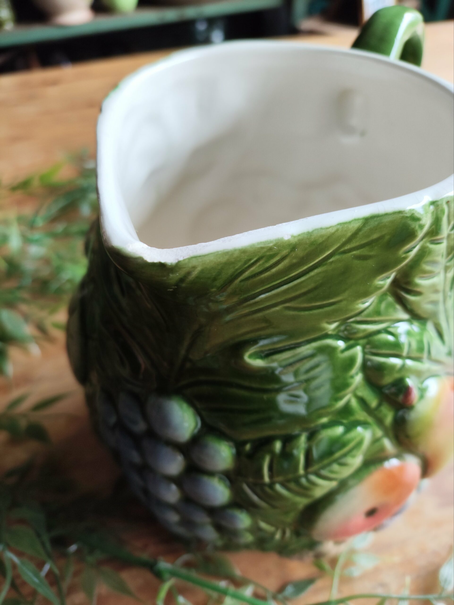 Pichet Barbotine Motifs Fruits – Image 3