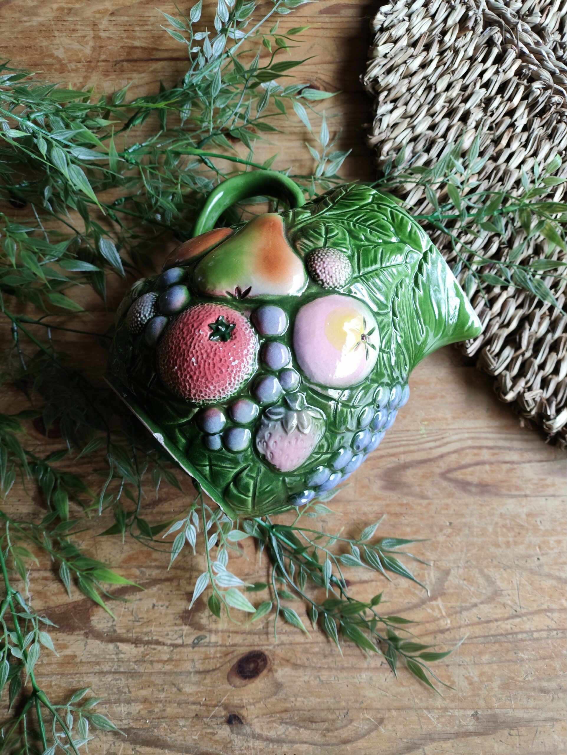 Pichet Barbotine Motifs Fruits – Image 2