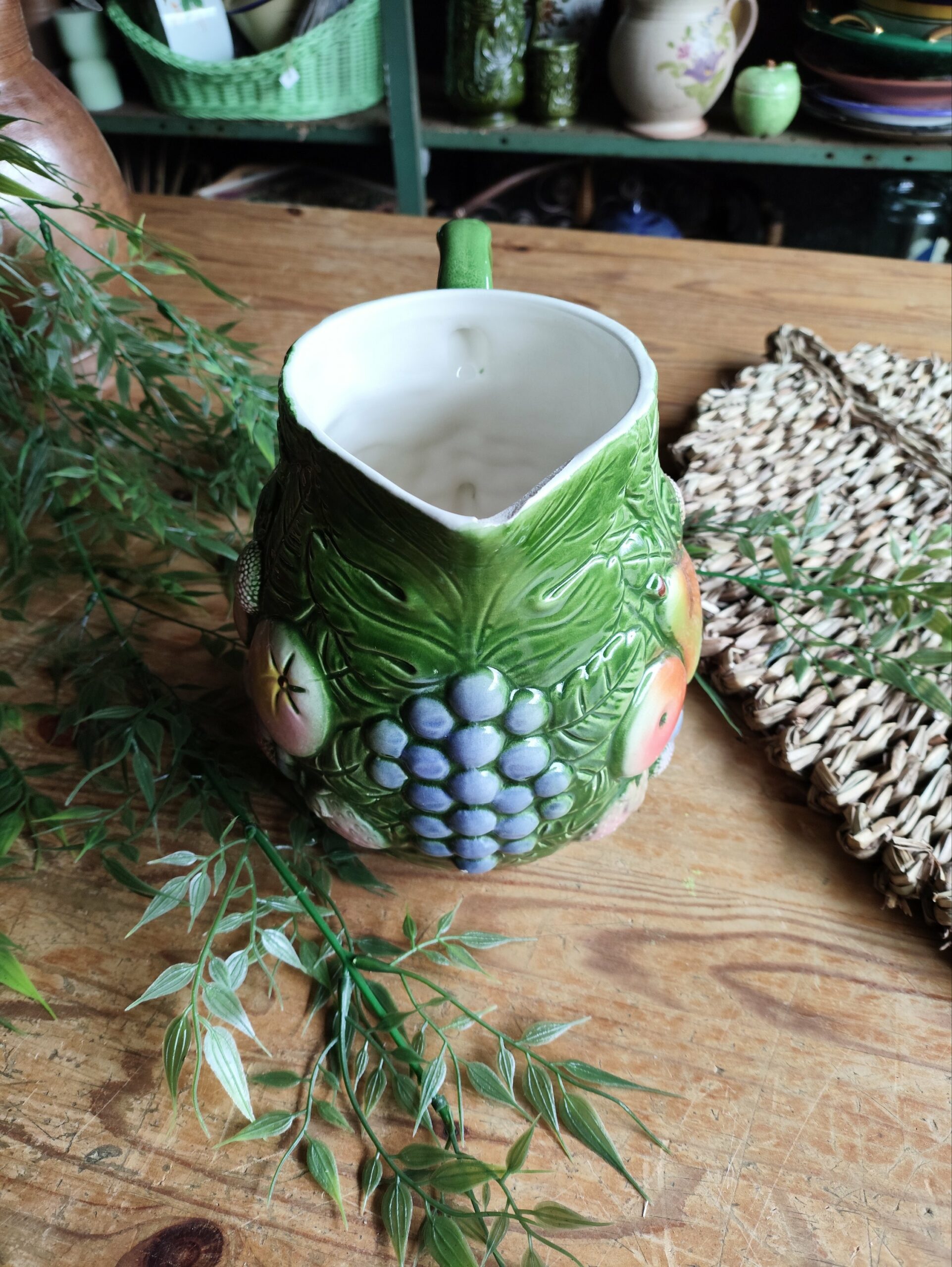 Pichet Barbotine Motifs Fruits – Image 4