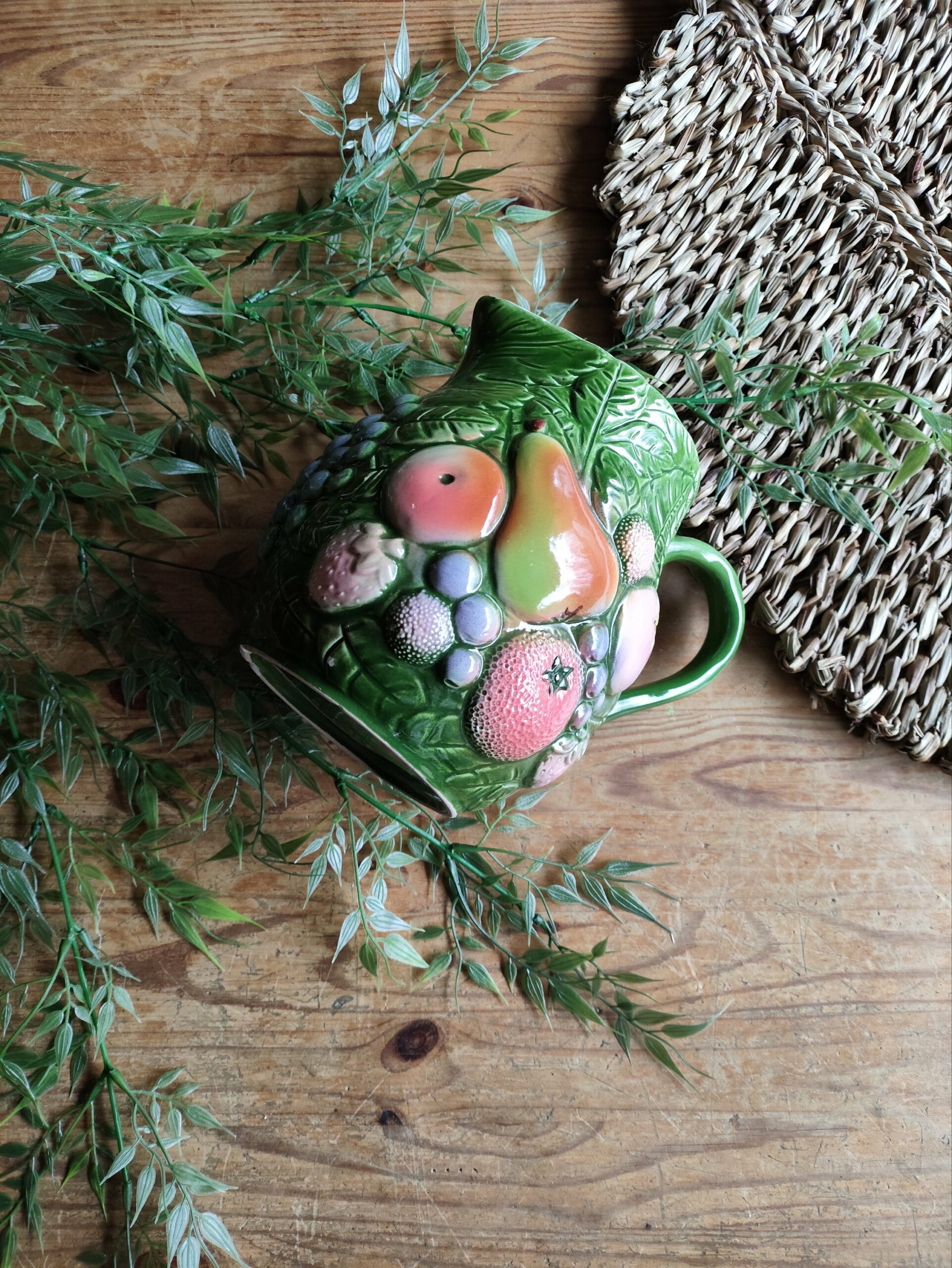 Pichet Barbotine Motifs Fruits – Image 6