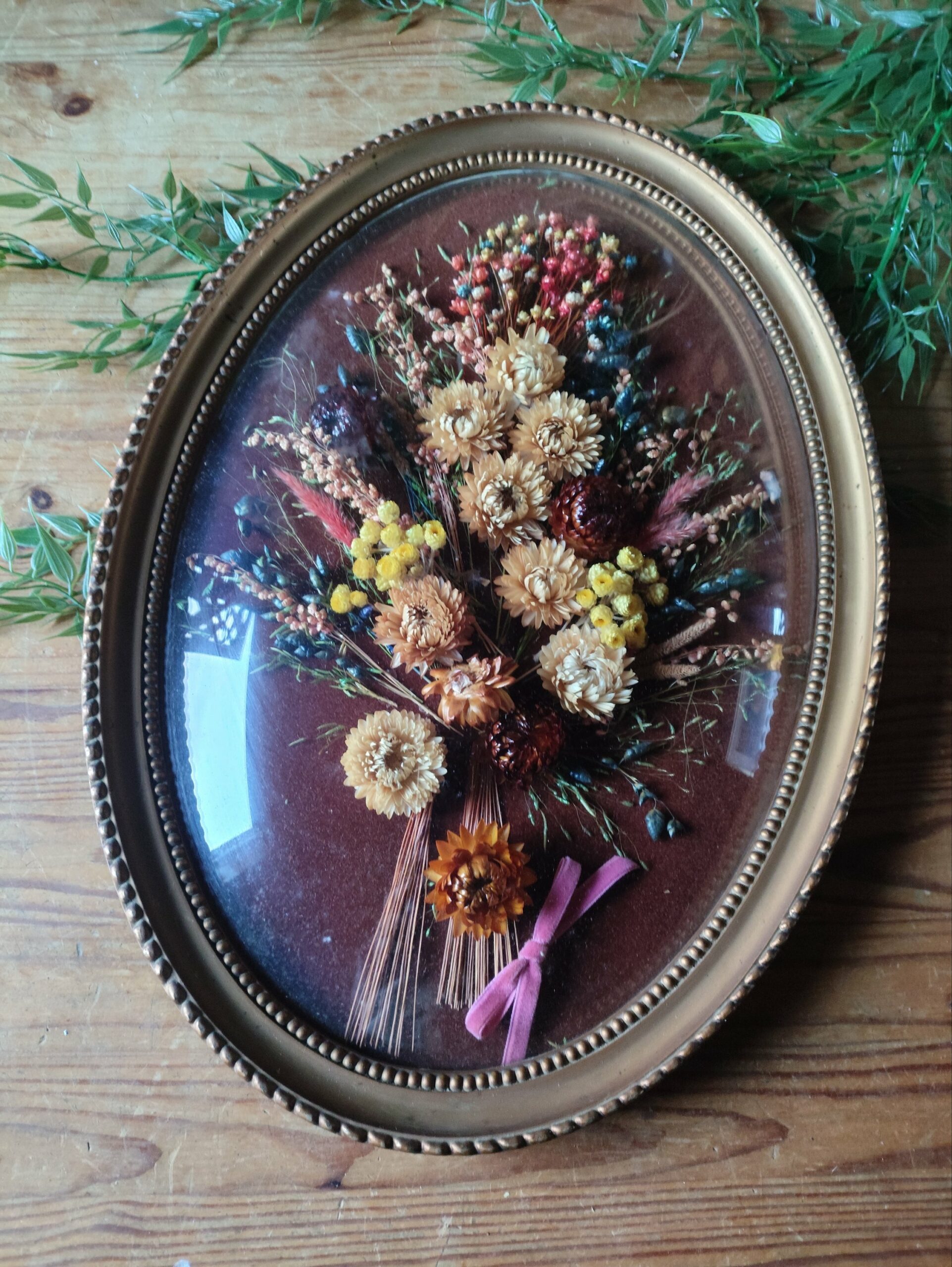 Cadre Bombé Fleurs Séchées Marron