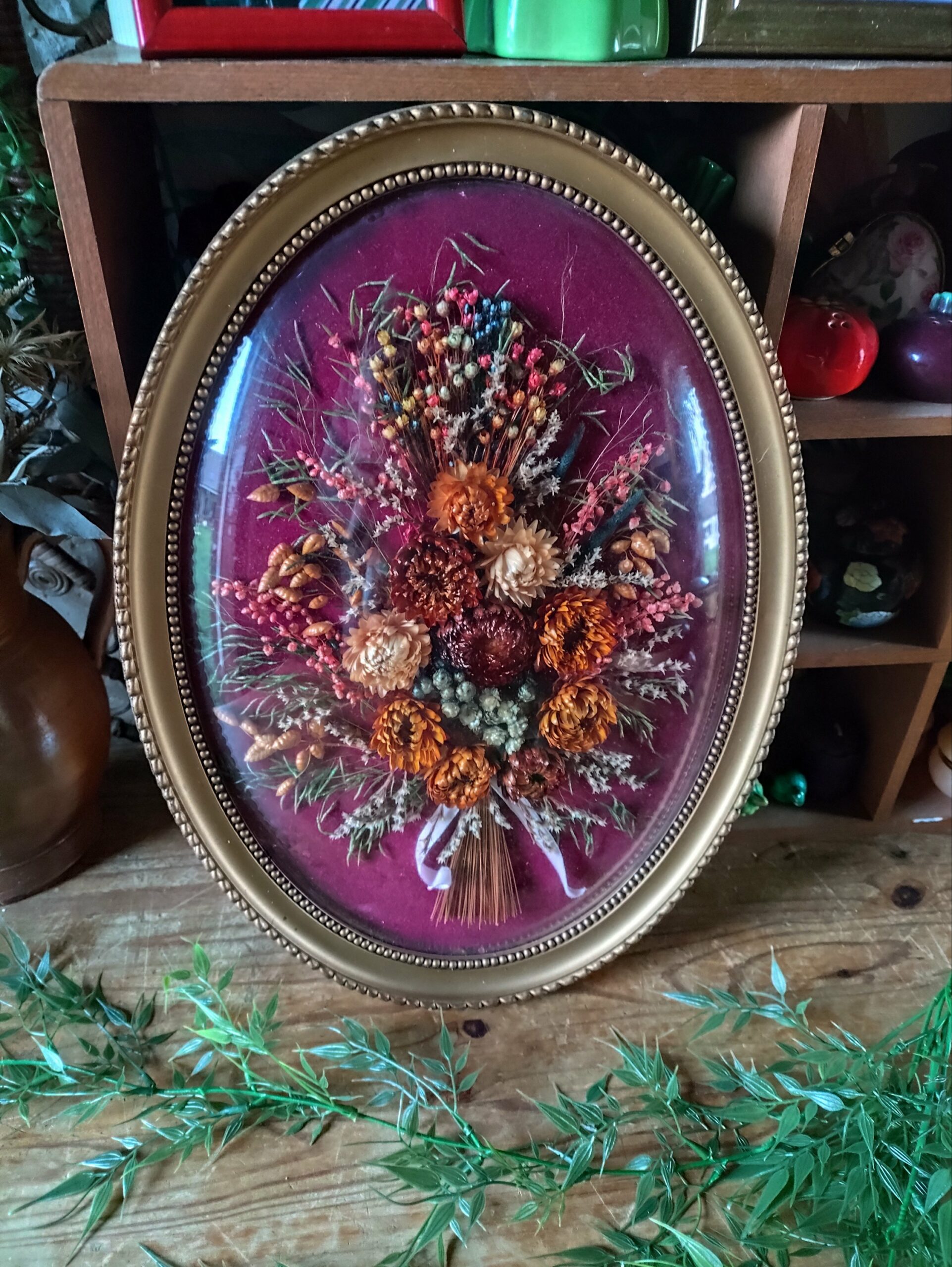 Cadre Bombé Fleurs Séchées Bordeaux – Image 2