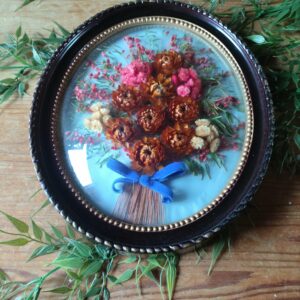 Cadre Bombé Fleurs Séchées Bleu